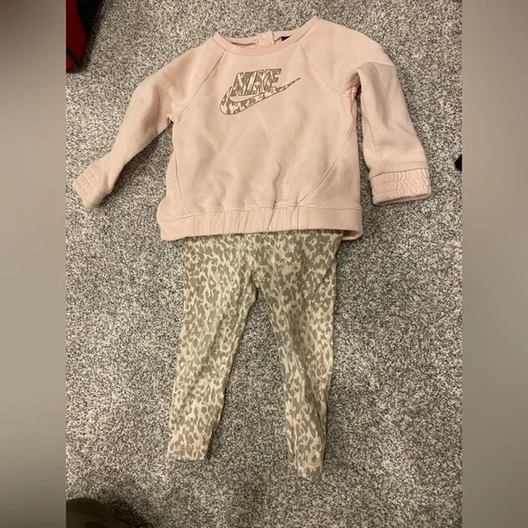 18 Month Nike Set - Picture 7 of 9